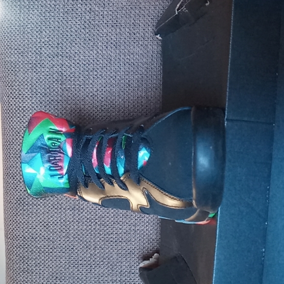 Jordans size 7. - Picture 2 of 2